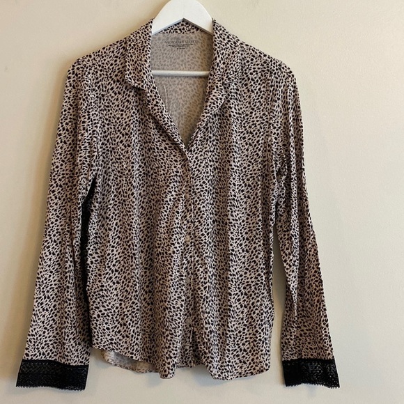 Victoria's Secret Leopard Print & Black Lace Button Up Modal Pajama Top Sz M - Picture 2 of 7